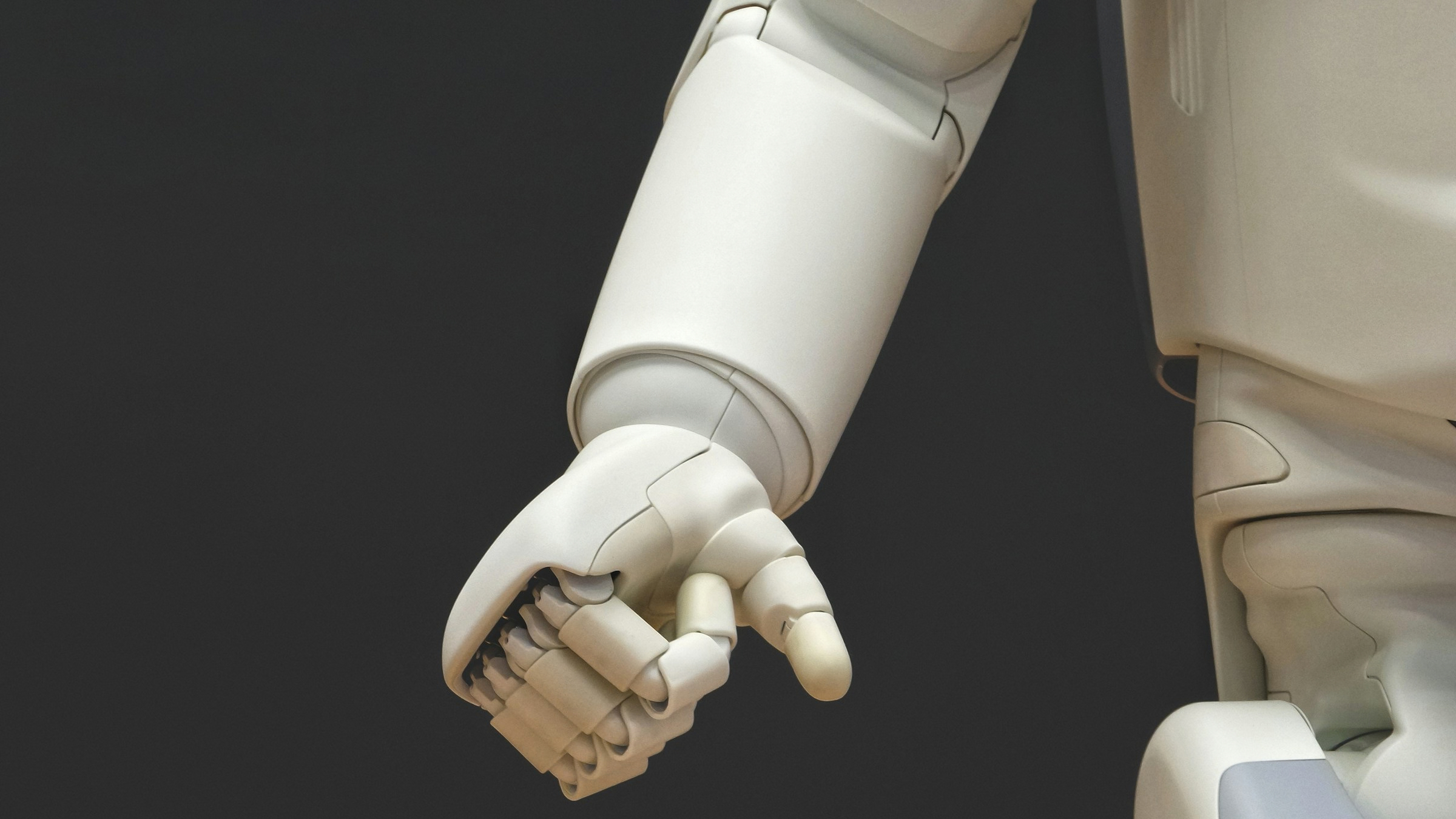 Beyond hardware: why the future of Humanoid Robotics is a software and sovereignty challenge